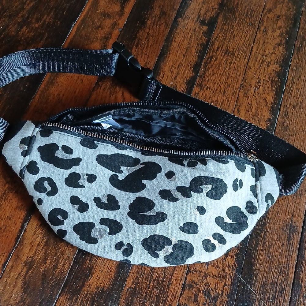 Stylish Leopard Print Mini Bag